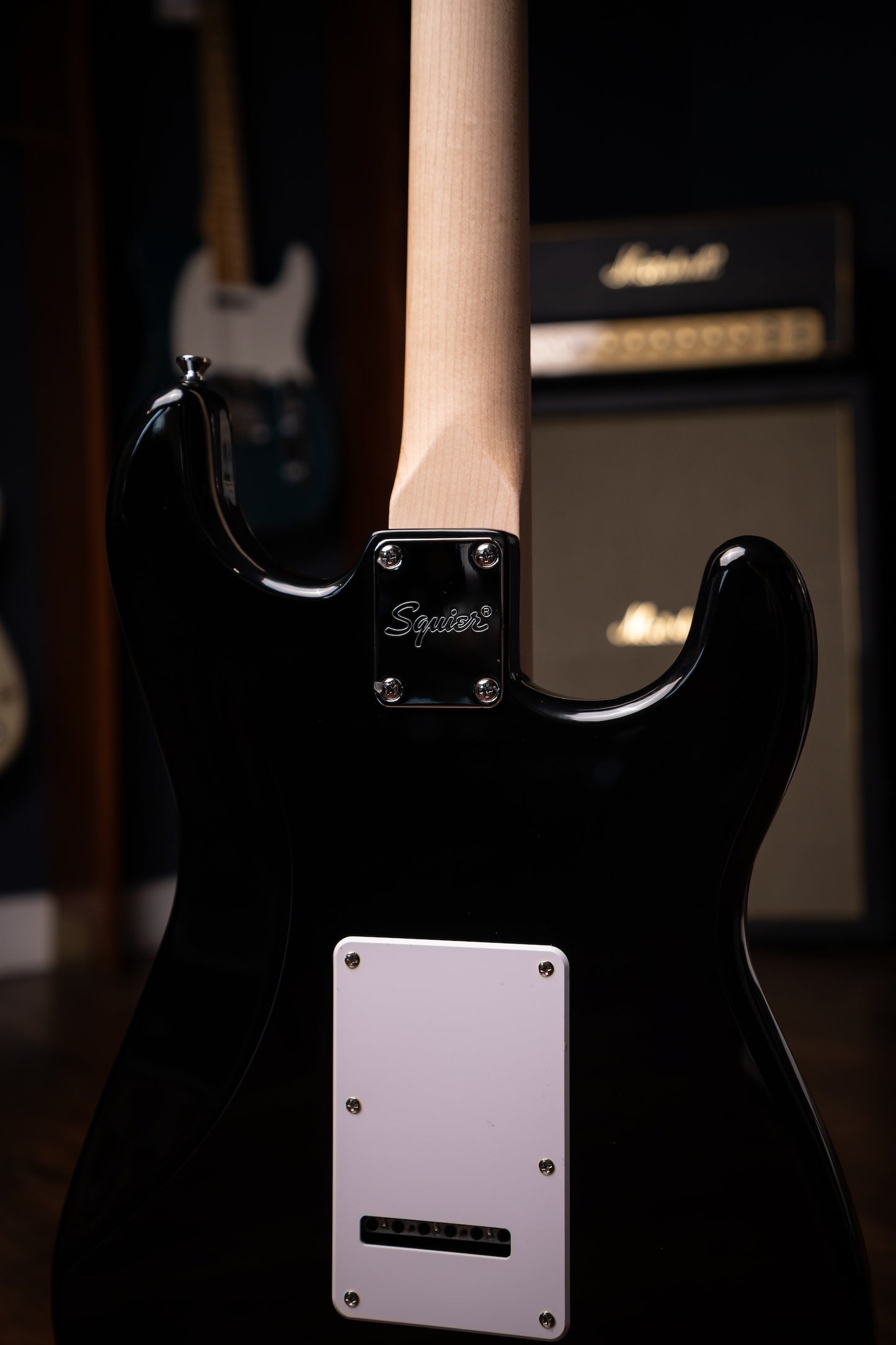 Fender Squier Sonic Stratocaster Left-Handed White Pickguard - Black