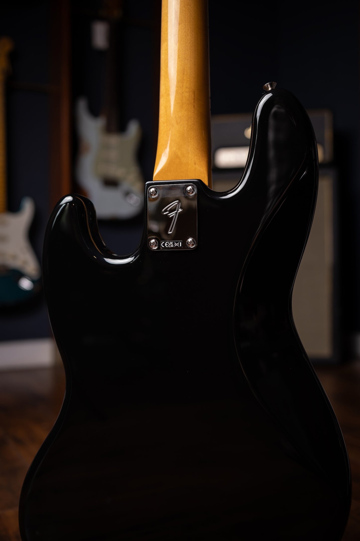 Fender Vintera III Early '70s Jazz Bass - Black