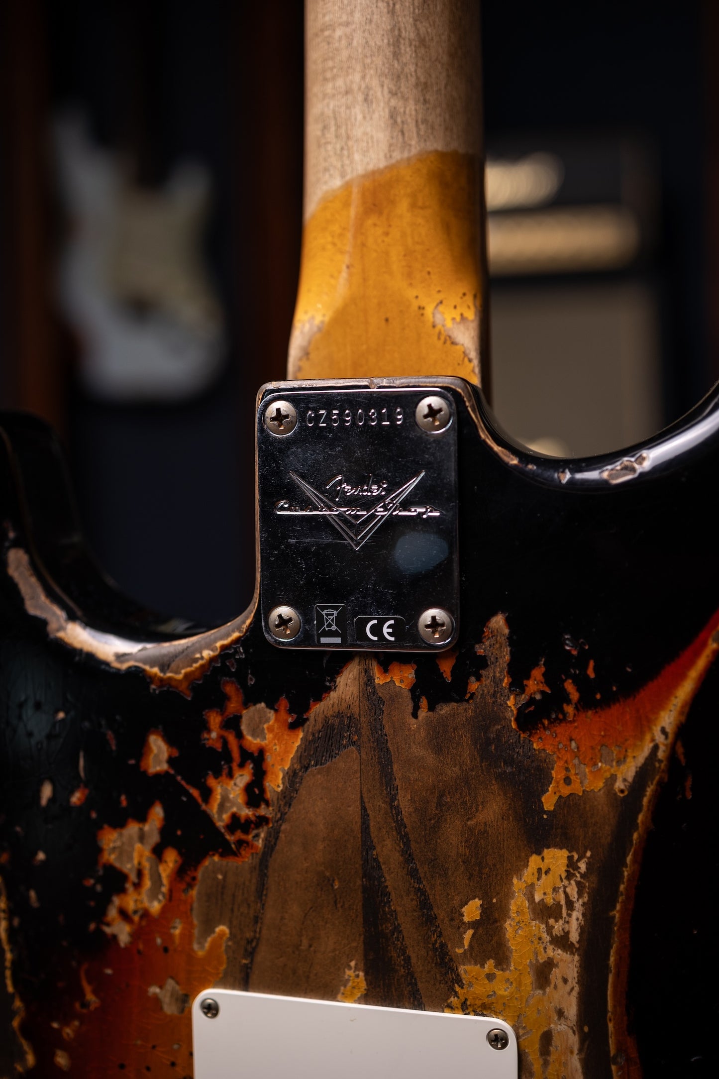 Fender 1963 Stratocaster® Super Heavy Relic - Super Faded Aged Black over 3 Color Sunburst