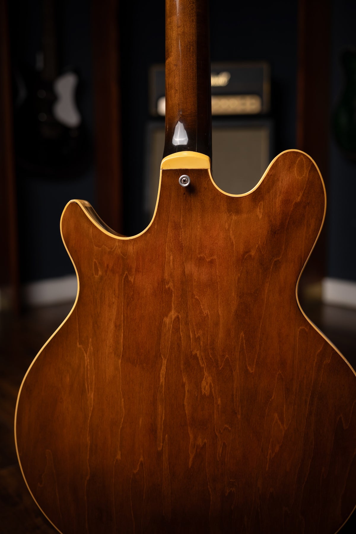 1974 Gibson Les Paul Signature Electric Guitar - Gold Top