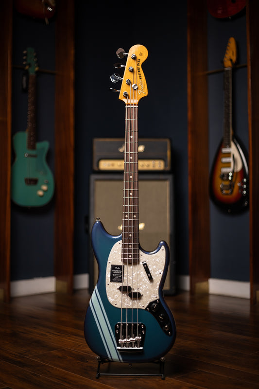 Fender Vintera® II '70s Competition Mustang® Electric Bass - Competition Burgundy