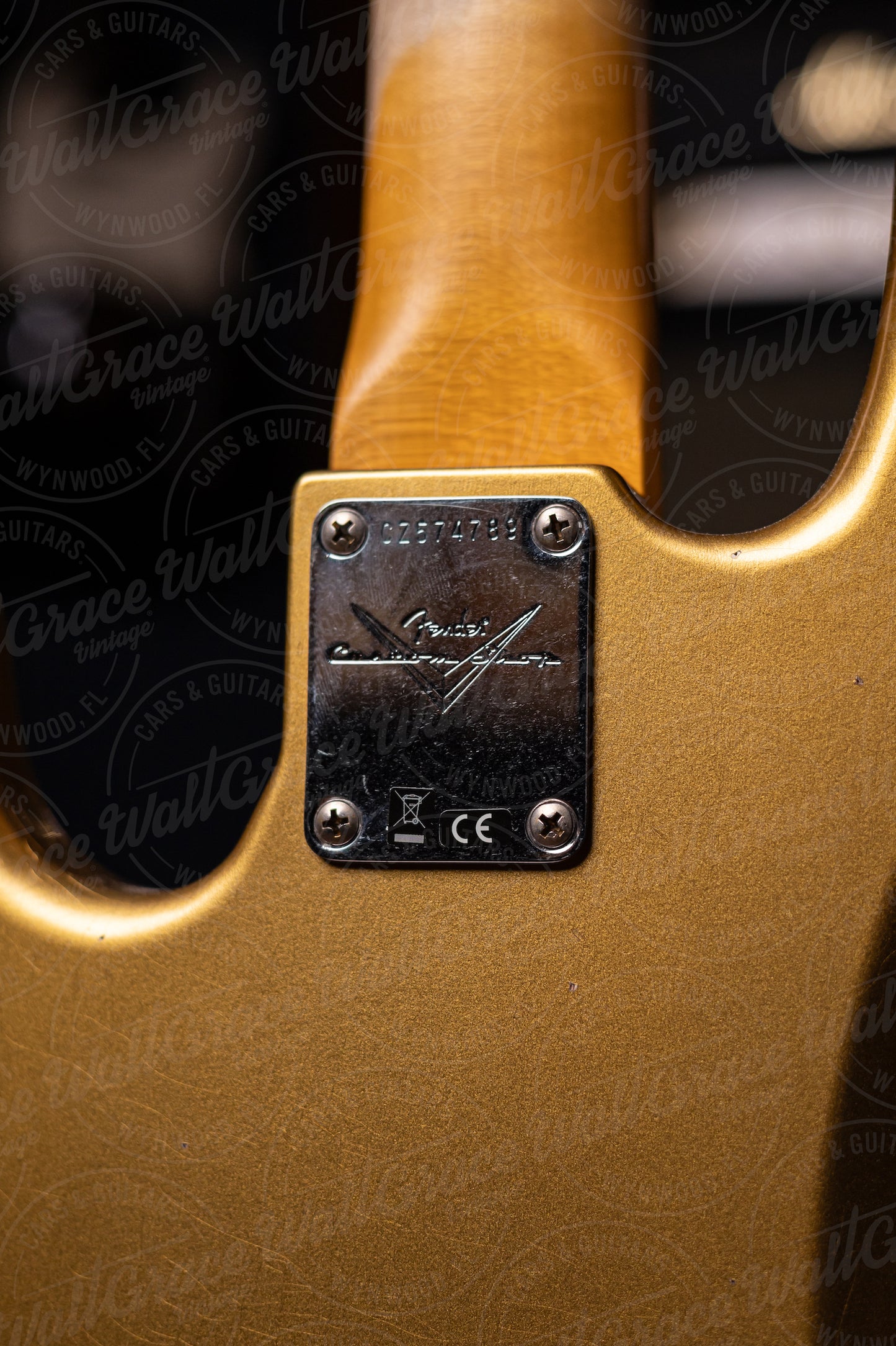 Fender Custom Shop 1963 Jazz Bass Journeyman Relic Bass - Aged Aztec Gold