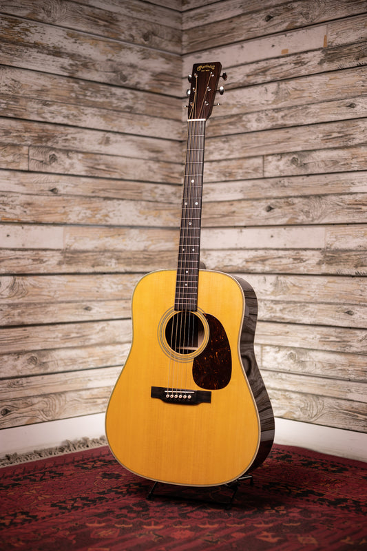 Martin D-28 2017 Acoustic Guitar - Natural