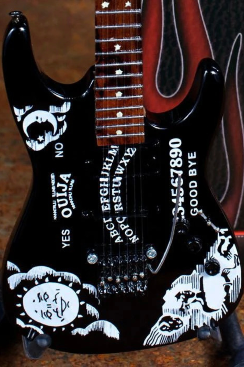 Kirk Hammett Signature 