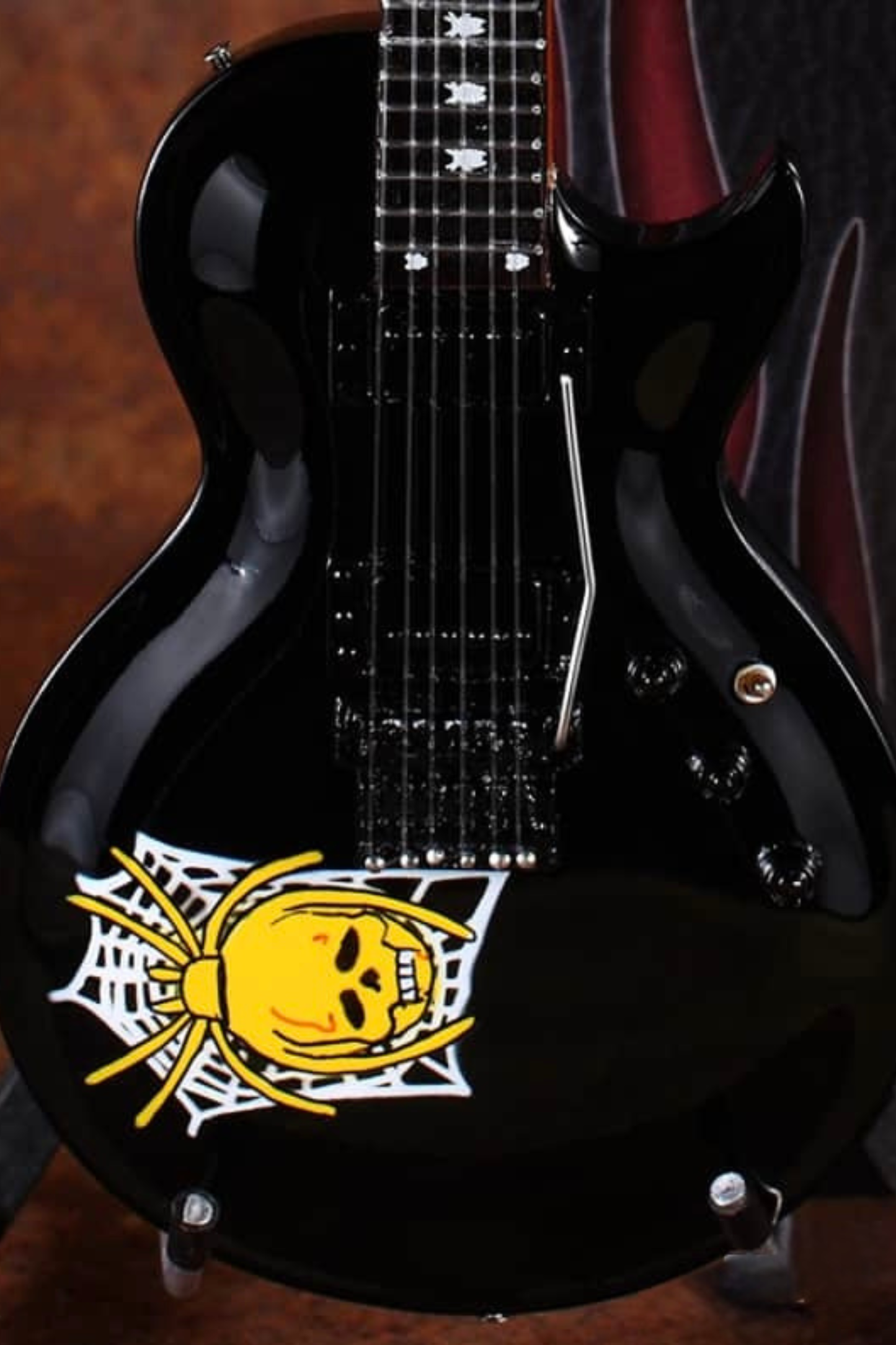 Kirk Hammett Skull & Web - Mini Guitar