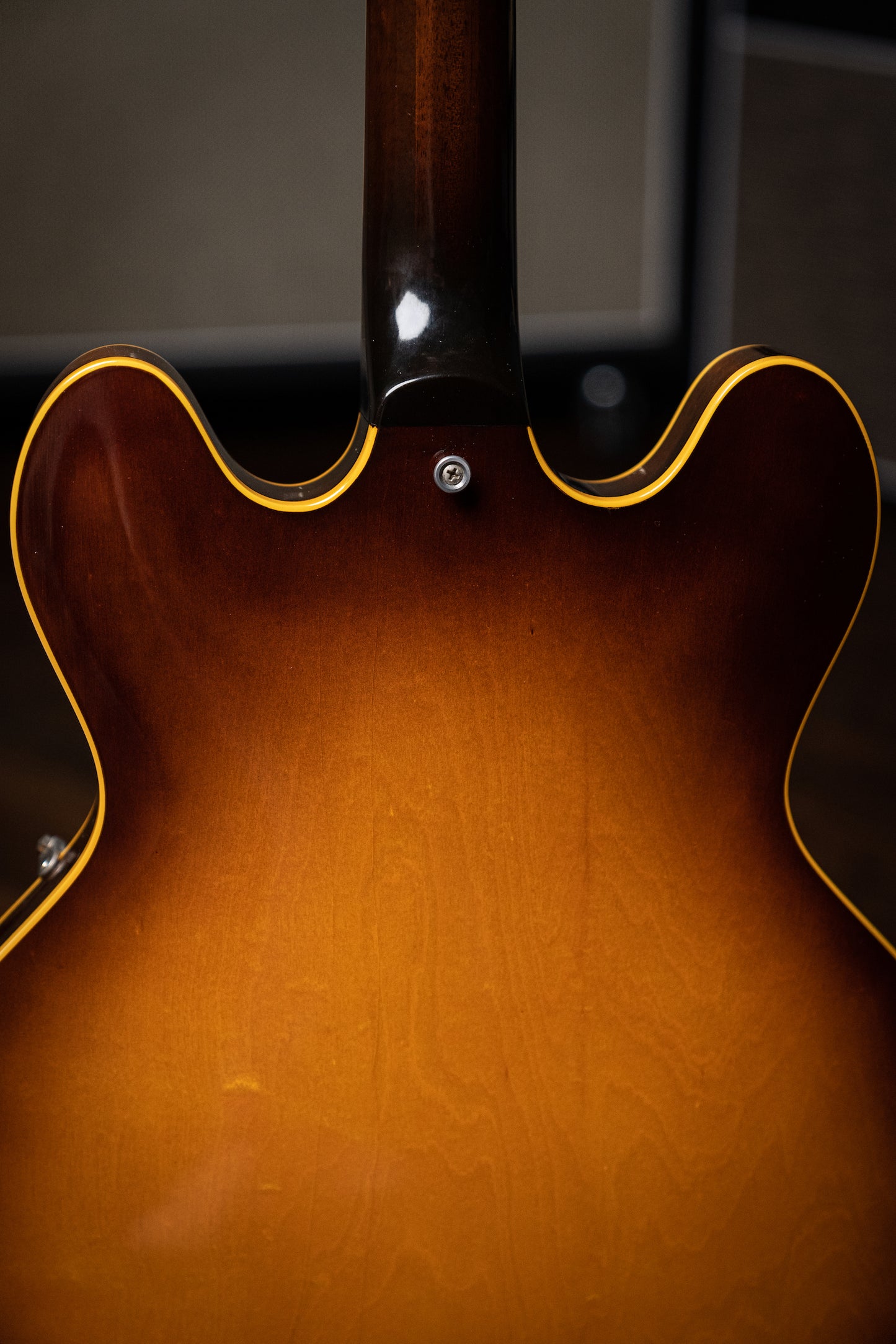 1967 Gibson Custom ES-335 with Factory Bigsby Electric Guitar - Sunburst