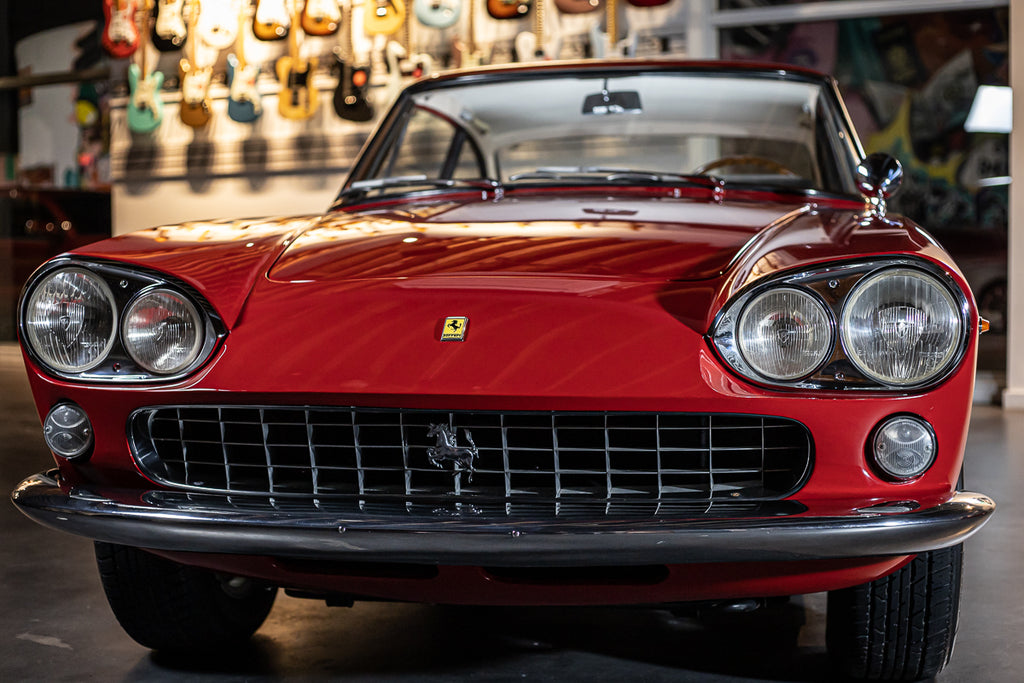1964 Ferrari 330 GT 2+2 - Rosso Corsa