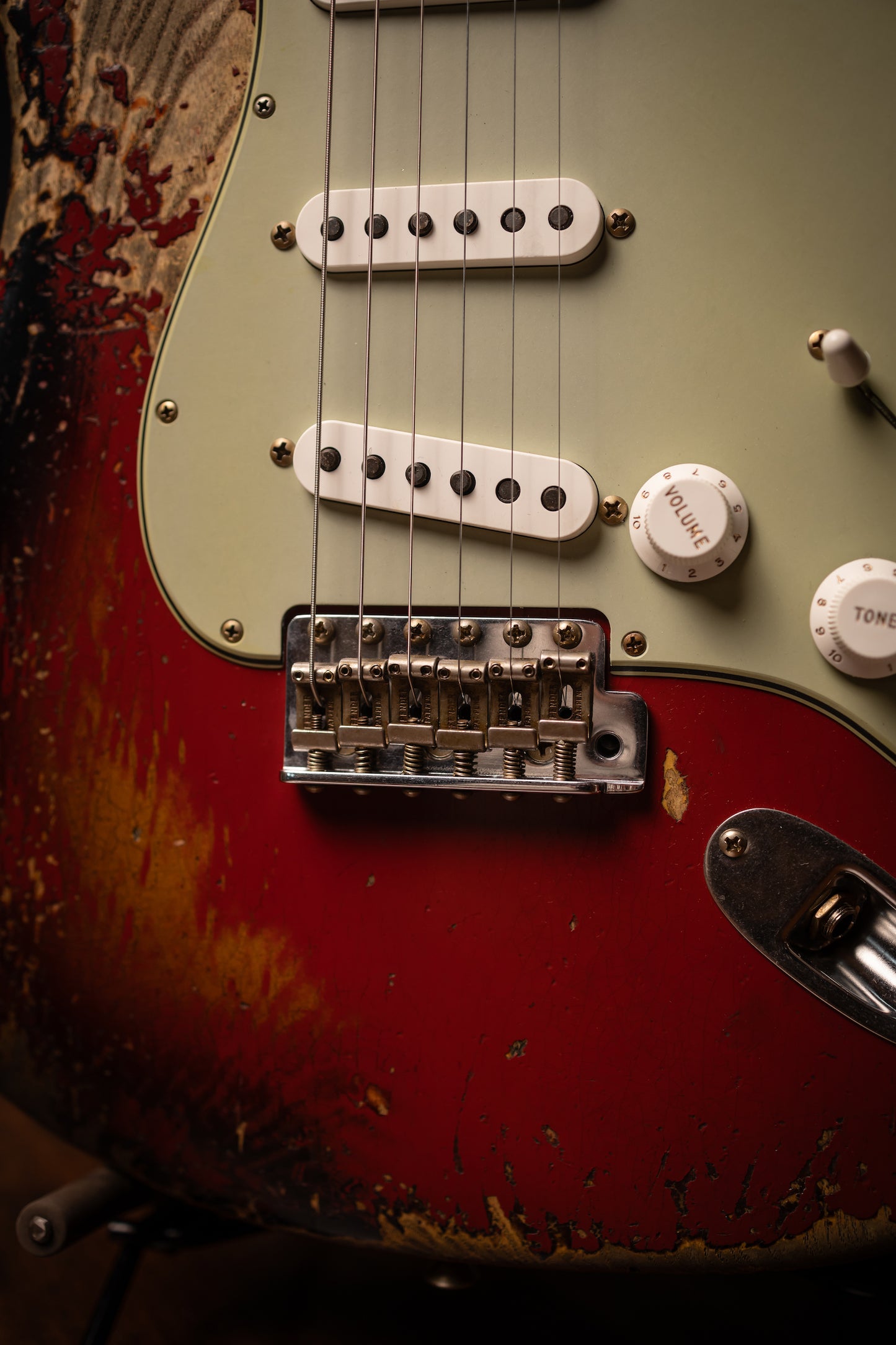 Fender Custom Shop 1961 Stratocaster Super Heavy Relic Electric Guitar - Aged Dakota Red over 3-Color Sunburst
