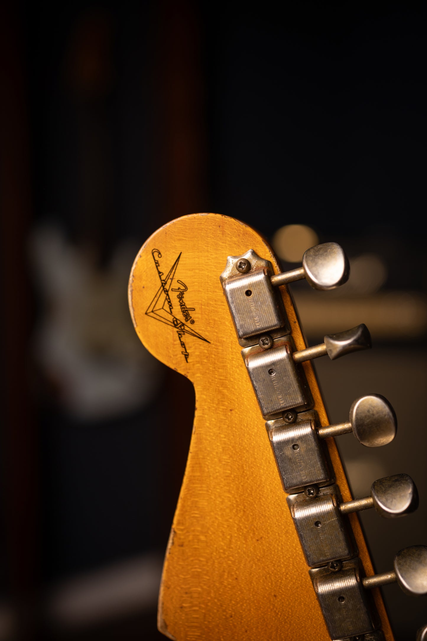 Fender Custom Shop 1961 Stratocaster Super Heavy Relic Electric Guitar - Aged Dakota Red over 3-Color Sunburst