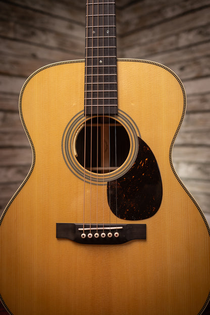 Martin OM-28E Standard L.R. Baggs Orchestra Model Acoustic-Electric Guitar  - Natural
