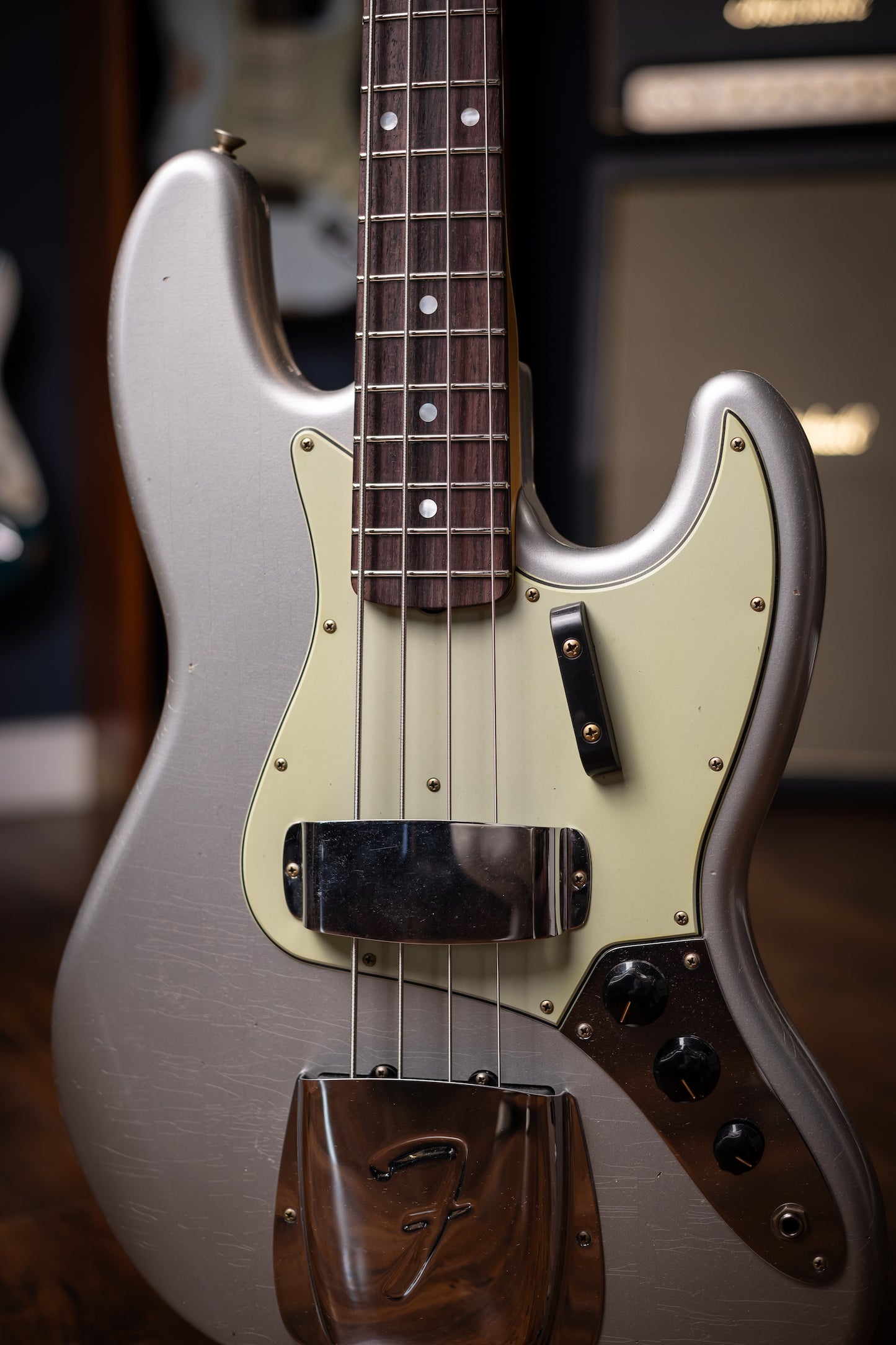 Fender 1965 Jazz Bass Journeyman Relic - Faded Inca Silver