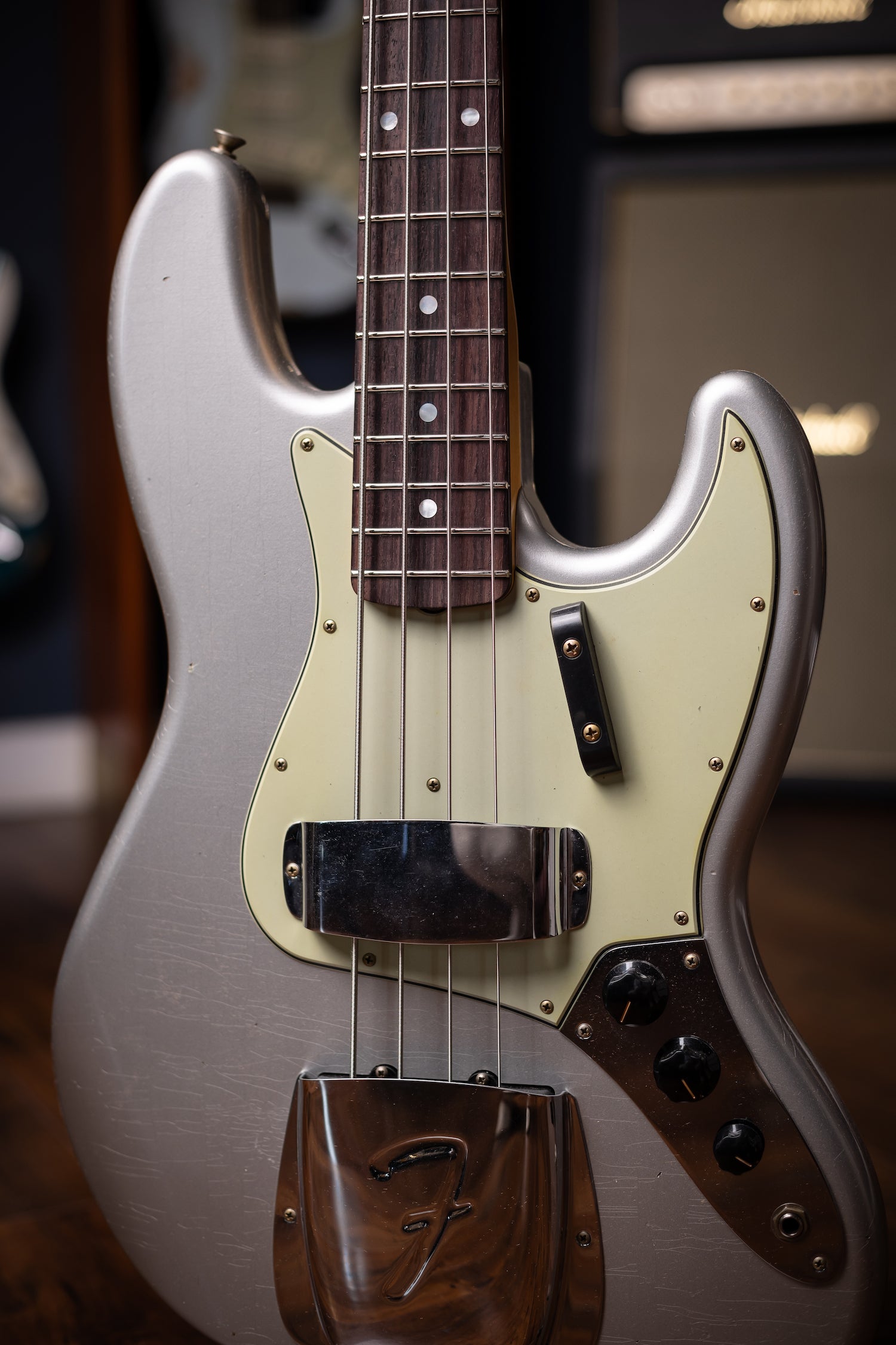 Fender 1965 Jazz Bass Journeyman Relic - Faded Inca Silver