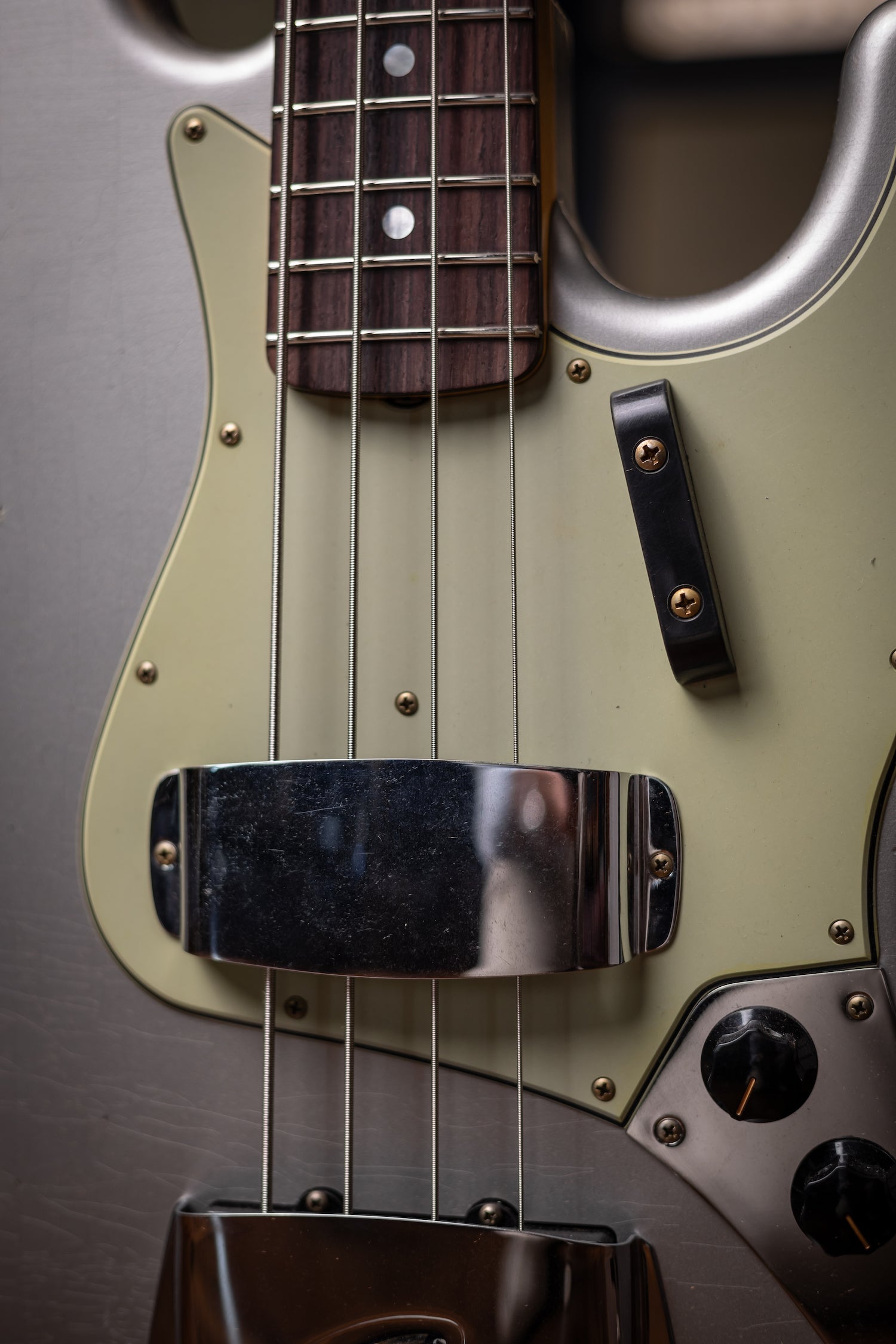 Fender 1965 Jazz Bass Journeyman Relic - Faded Inca Silver