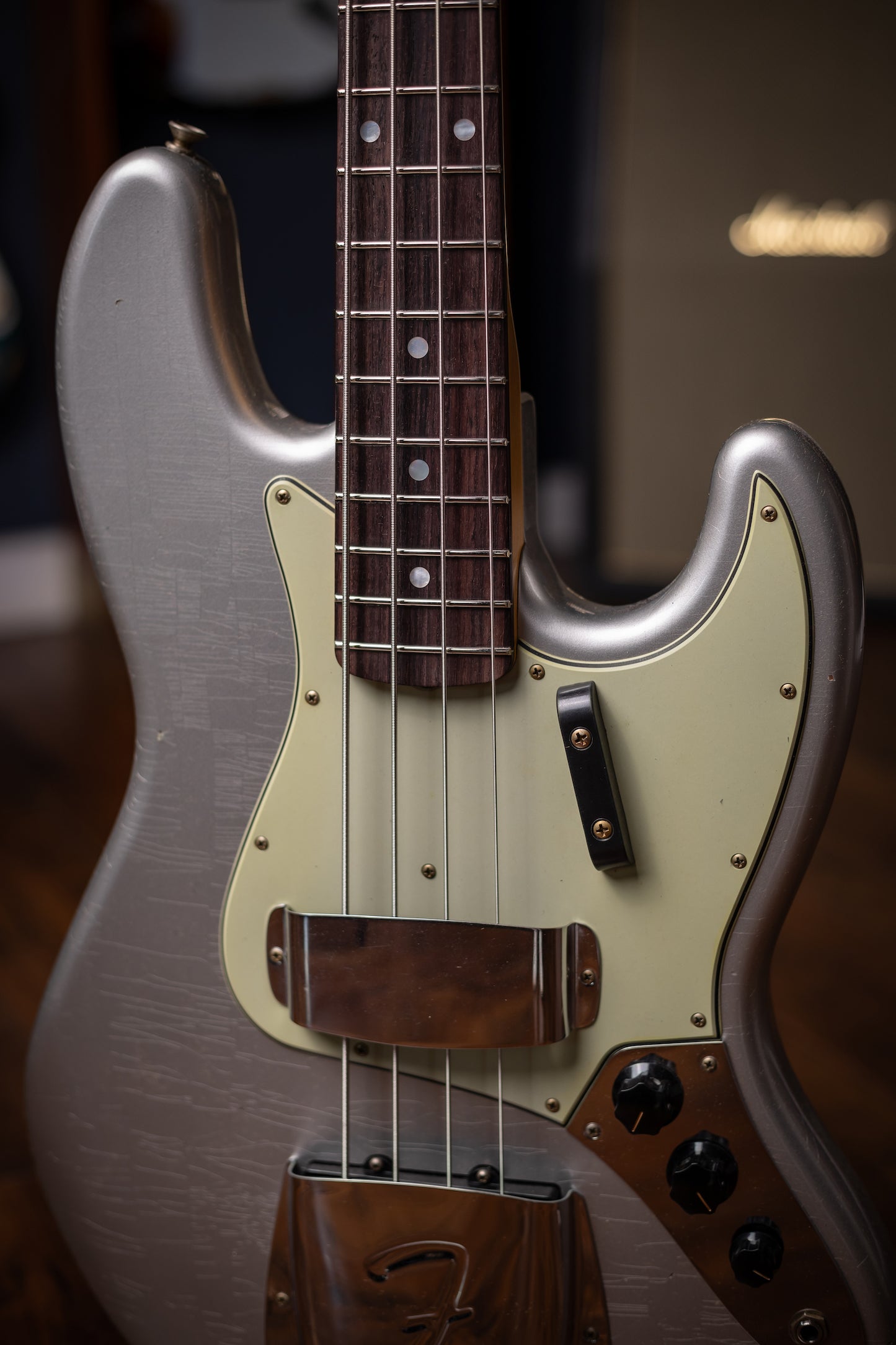 Fender 1965 Jazz Bass Journeyman Relic - Faded Inca Silver