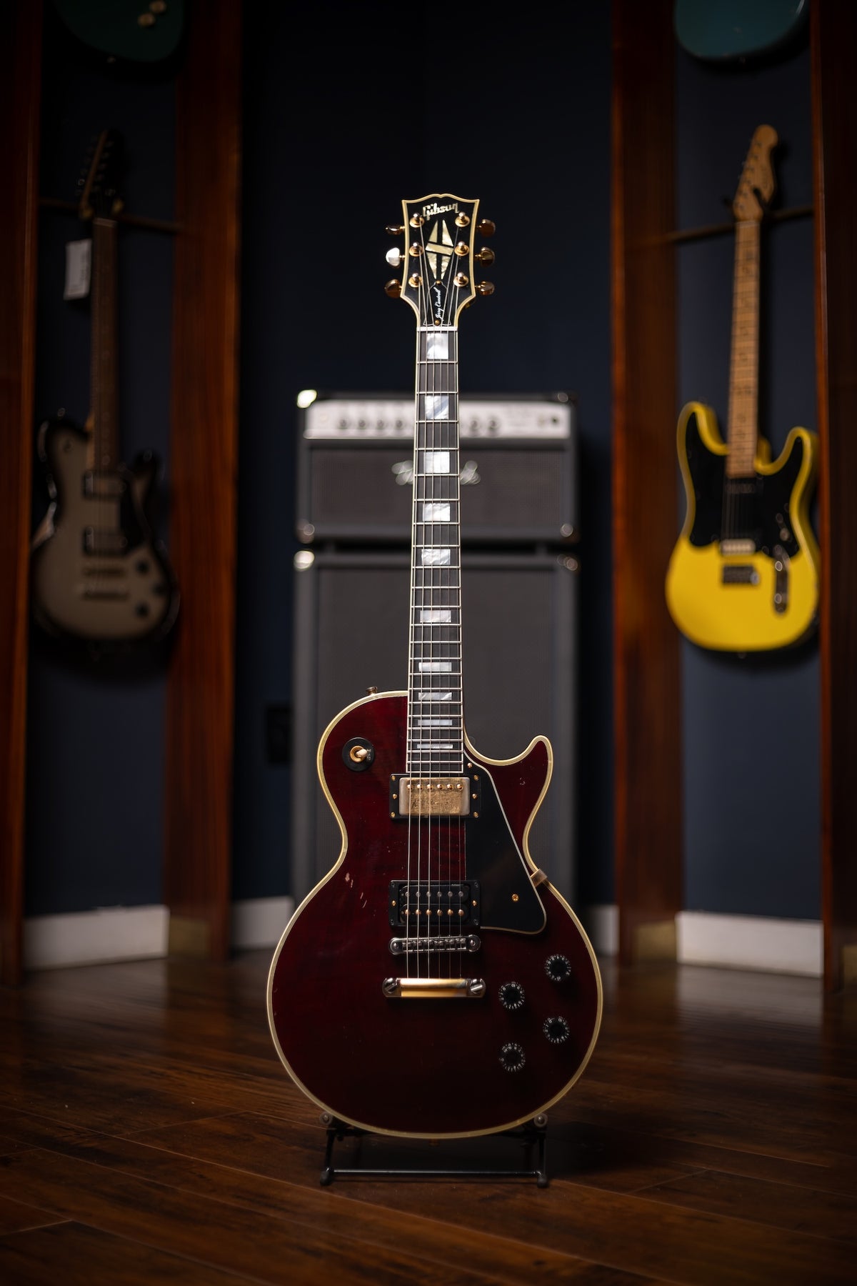 Pre-Owned Gibson Les Paul Custom Jerry Cantrell "Wino" Murphy Lab Electric Guitar - Light Aged Wine Red