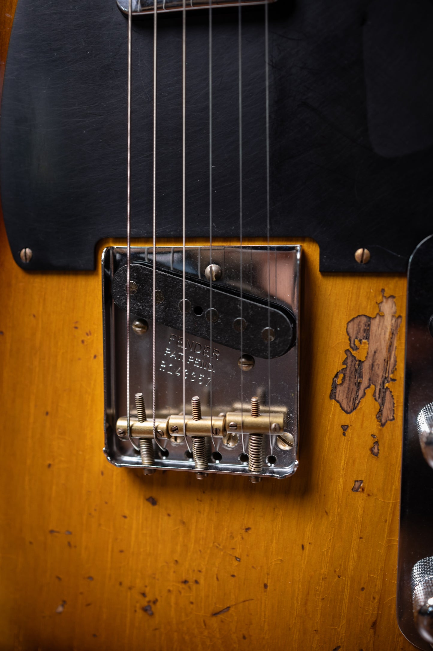 Fender 1951 Telecaster Nocaster Heavy Relic, 1-Piece Quartersawn Maple Neck Electric Guitar - 2-Color Sunburst