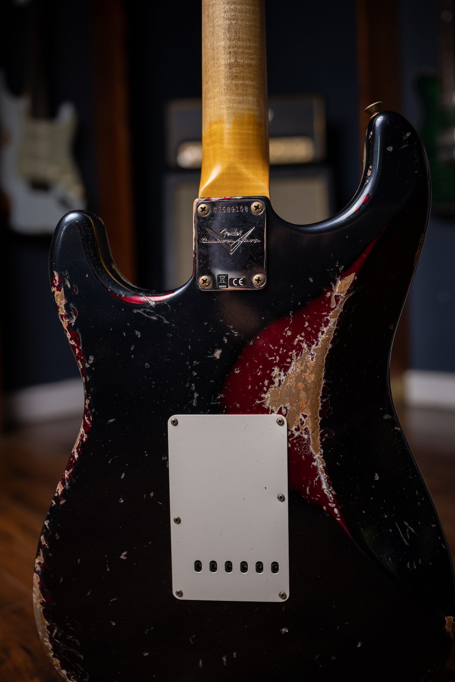 Limited Edition '59 Strat HSS Heavy Relic - Black Pearl over Midnight Wine