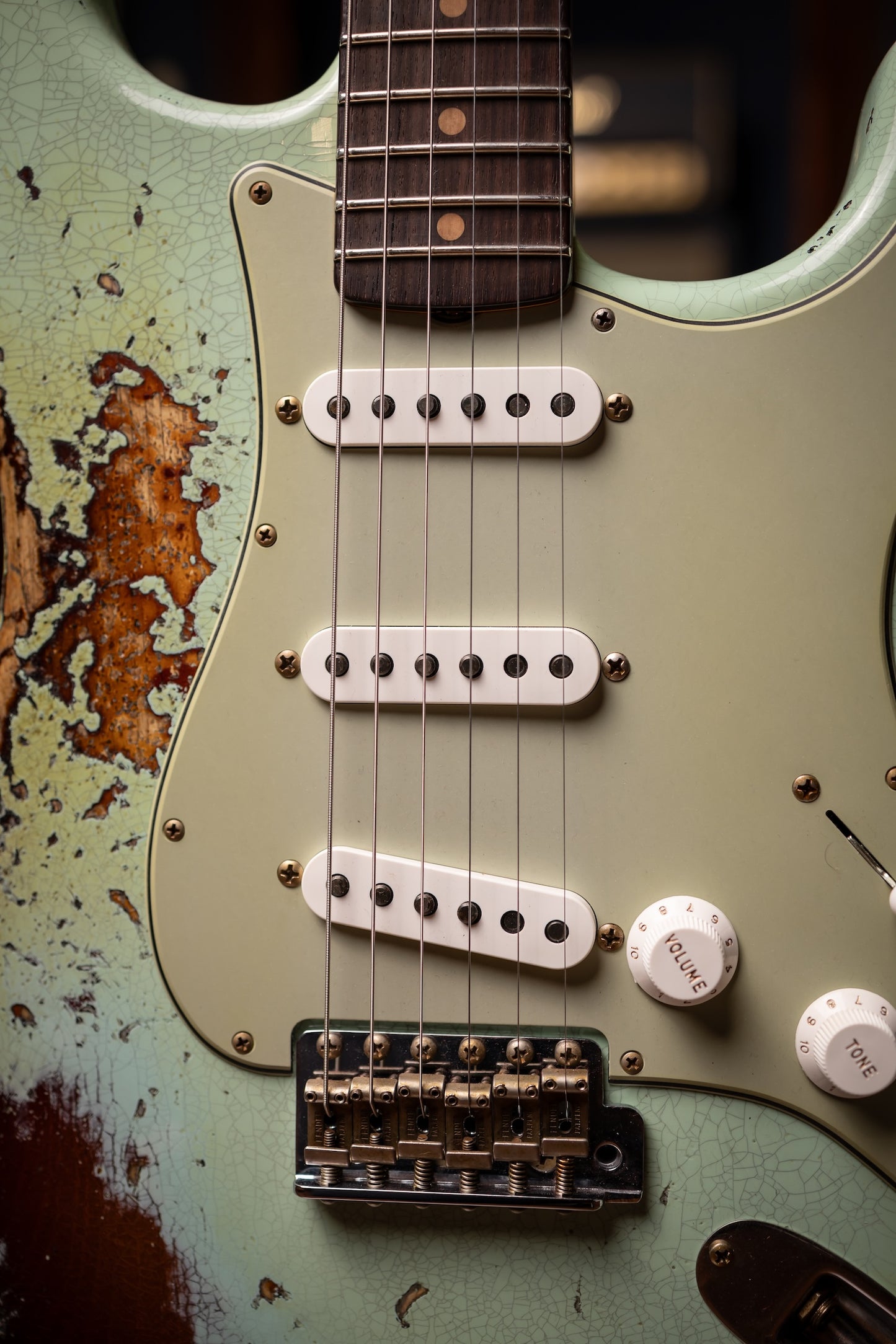 Fender Custom Shop 1961 Stratocaster Super Heavy Relic, 3A Rosewood Fingerboard Electric Guitar - Aged Surf Green over 3-Color Sunburst