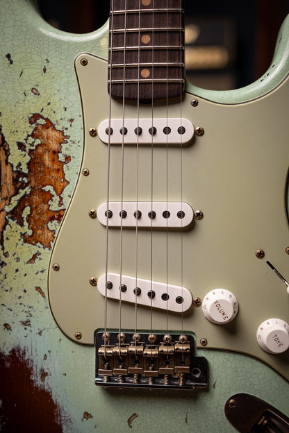 Fender Custom Shop 1961 Stratocaster Super Heavy Relic, 3A Rosewood Fingerboard Electric Guitar - Aged Surf Green over 3-Color Sunburst