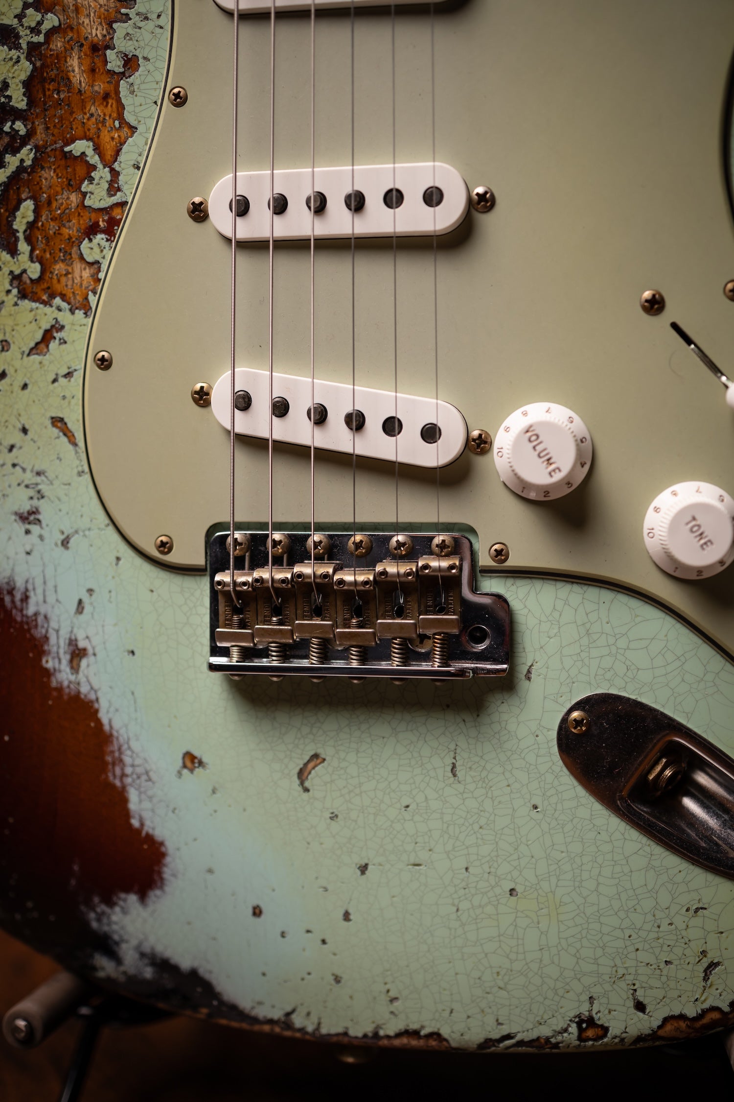 Fender Custom Shop 1961 Stratocaster Super Heavy Relic, 3A Rosewood Fingerboard Electric Guitar - Aged Surf Green over 3-Color Sunburst