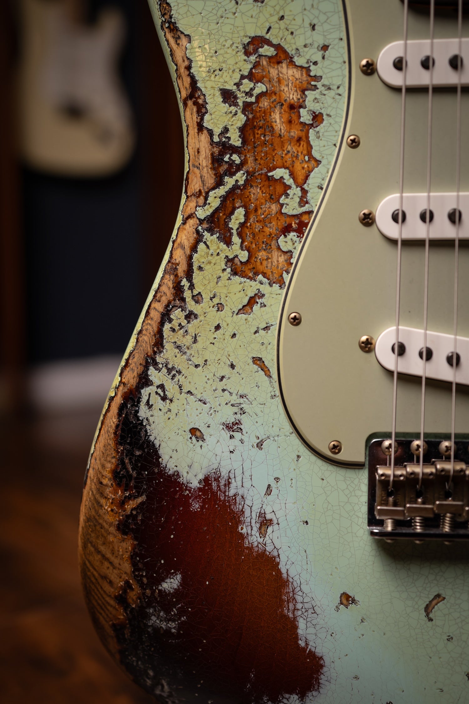 Fender Custom Shop 1961 Stratocaster Super Heavy Relic, 3A Rosewood Fingerboard Electric Guitar - Aged Surf Green over 3-Color Sunburst