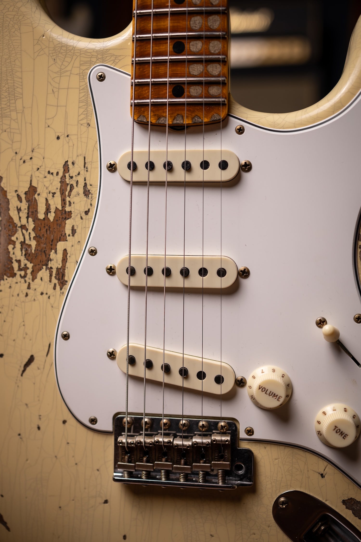 Fender Custom Shop 1969 Stratocaster Heavy Relic Electric Guitar - Aged Vintage White with Matching Headcap