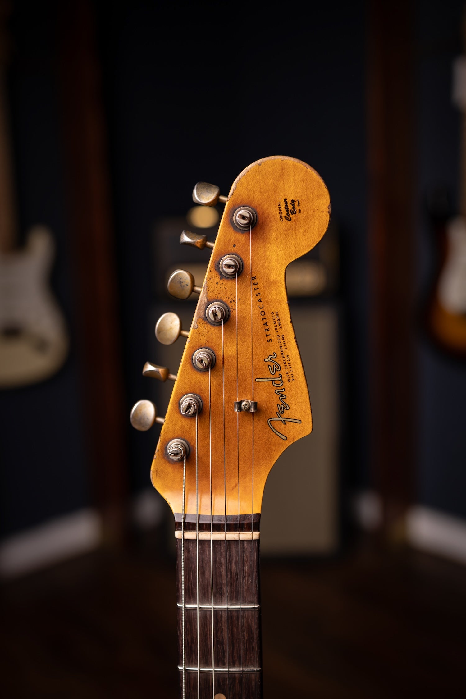 Fender Custom Shop 1963 Stratocaster Super Heavy Relic Super Faded Aged 3-Color Sunburst Sparkle