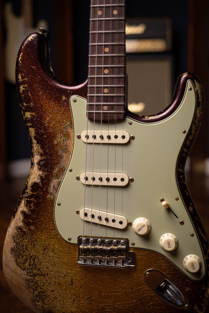 Fender Custom Shop 1963 Stratocaster Super Heavy Relic Super Faded Aged 3-Color Sunburst Sparkle