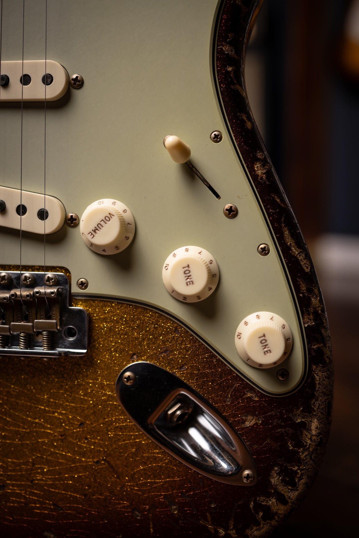 Fender Custom Shop 1963 Stratocaster Super Heavy Relic Super Faded Aged 3-Color Sunburst Sparkle