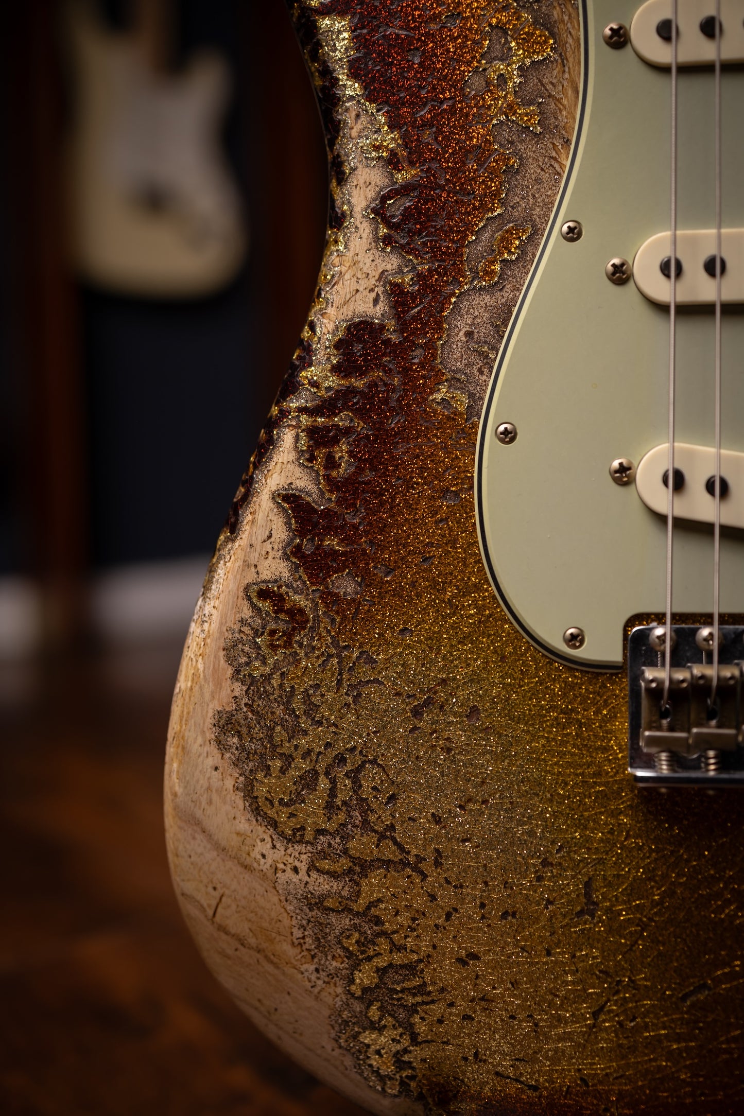 Fender Custom Shop 1963 Stratocaster Super Heavy Relic Super Faded Aged 3-Color Sunburst Sparkle