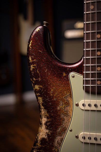 Fender Custom Shop 1963 Stratocaster Super Heavy Relic Super Faded Aged 3-Color Sunburst Sparkle