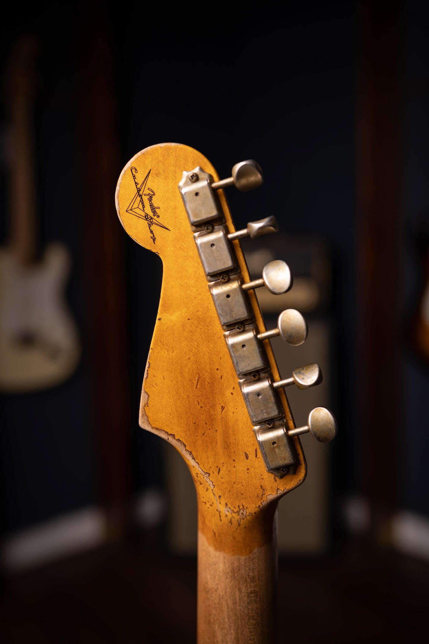 Fender Custom Shop 1963 Stratocaster Super Heavy Relic Super Faded Aged 3-Color Sunburst Sparkle