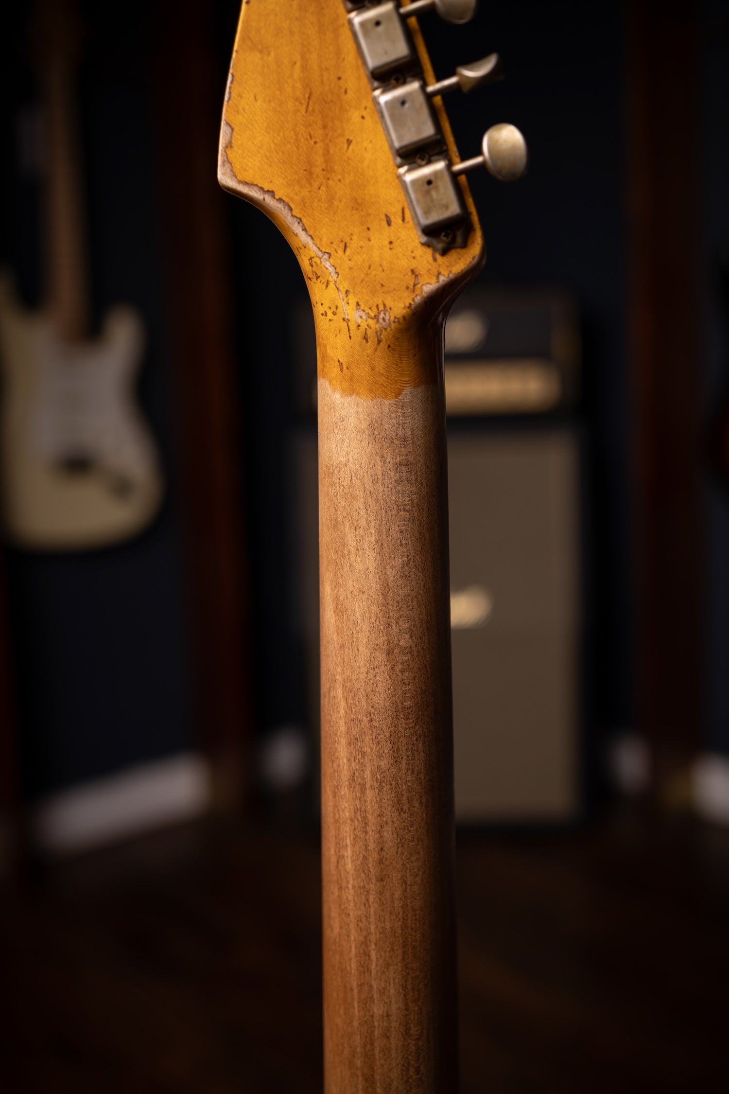 Fender Custom Shop 1963 Stratocaster Super Heavy Relic Super Faded Aged 3-Color Sunburst Sparkle