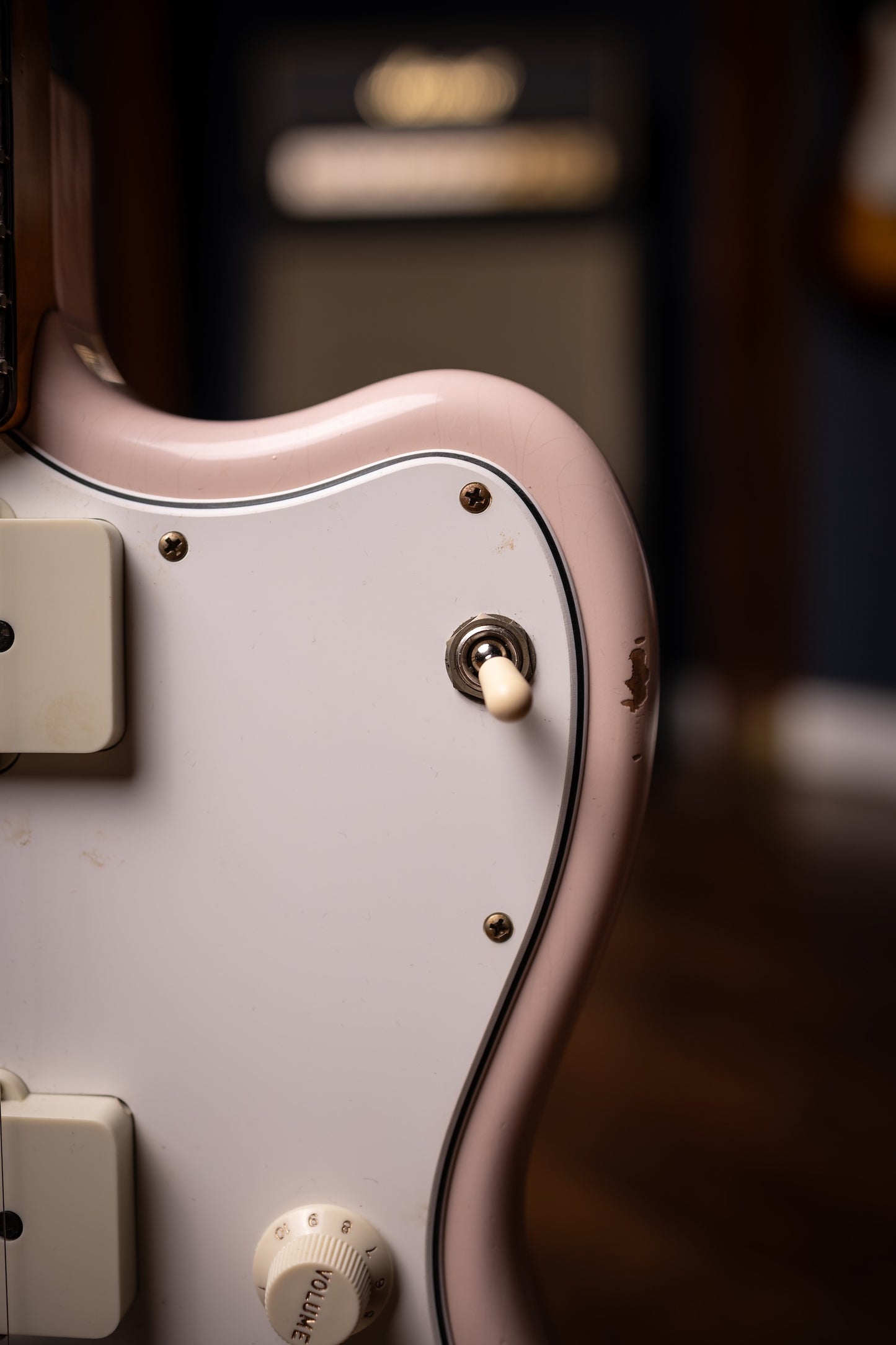 Fender Custom Shop 1963 Jazzmaster® Relic®, Rosewood Fingerboard Electric Guitar - Aged Shell Pink