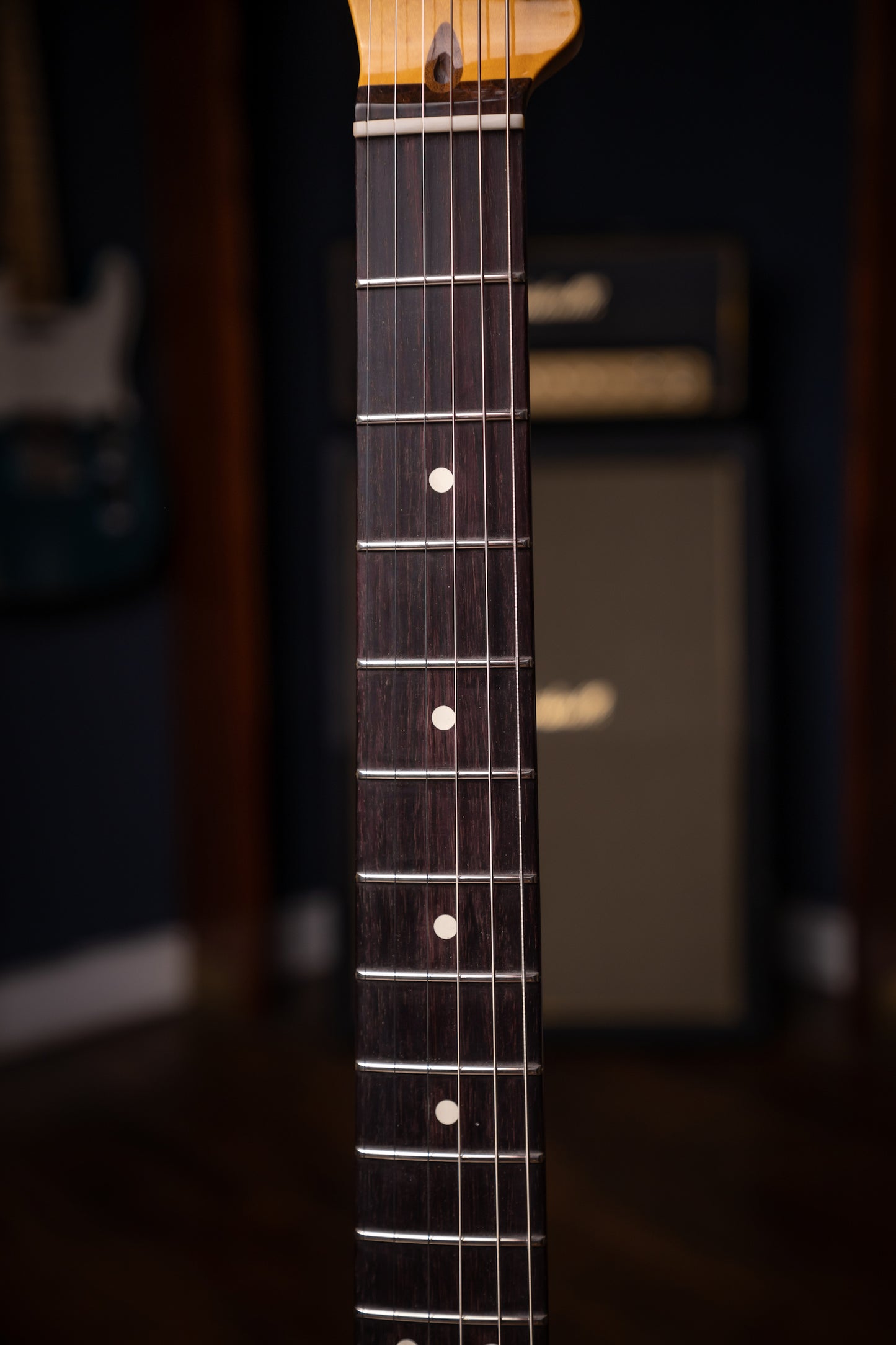 Fender American Professional II Telecaster Left-Hand 3 - Color Sunburst