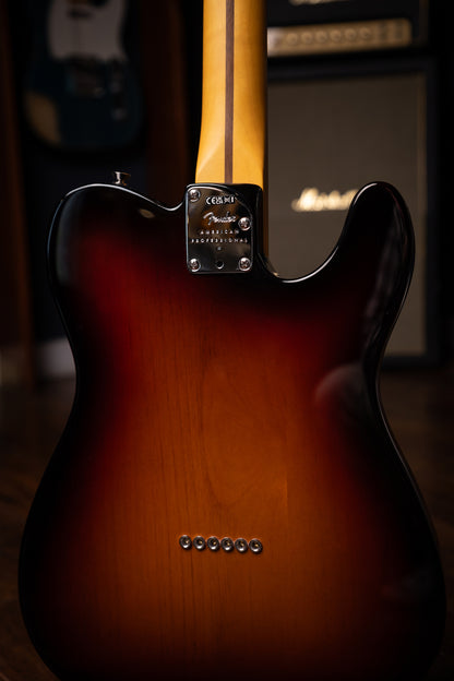 Fender American Professional II Telecaster Left-Hand 3 - Color Sunburst
