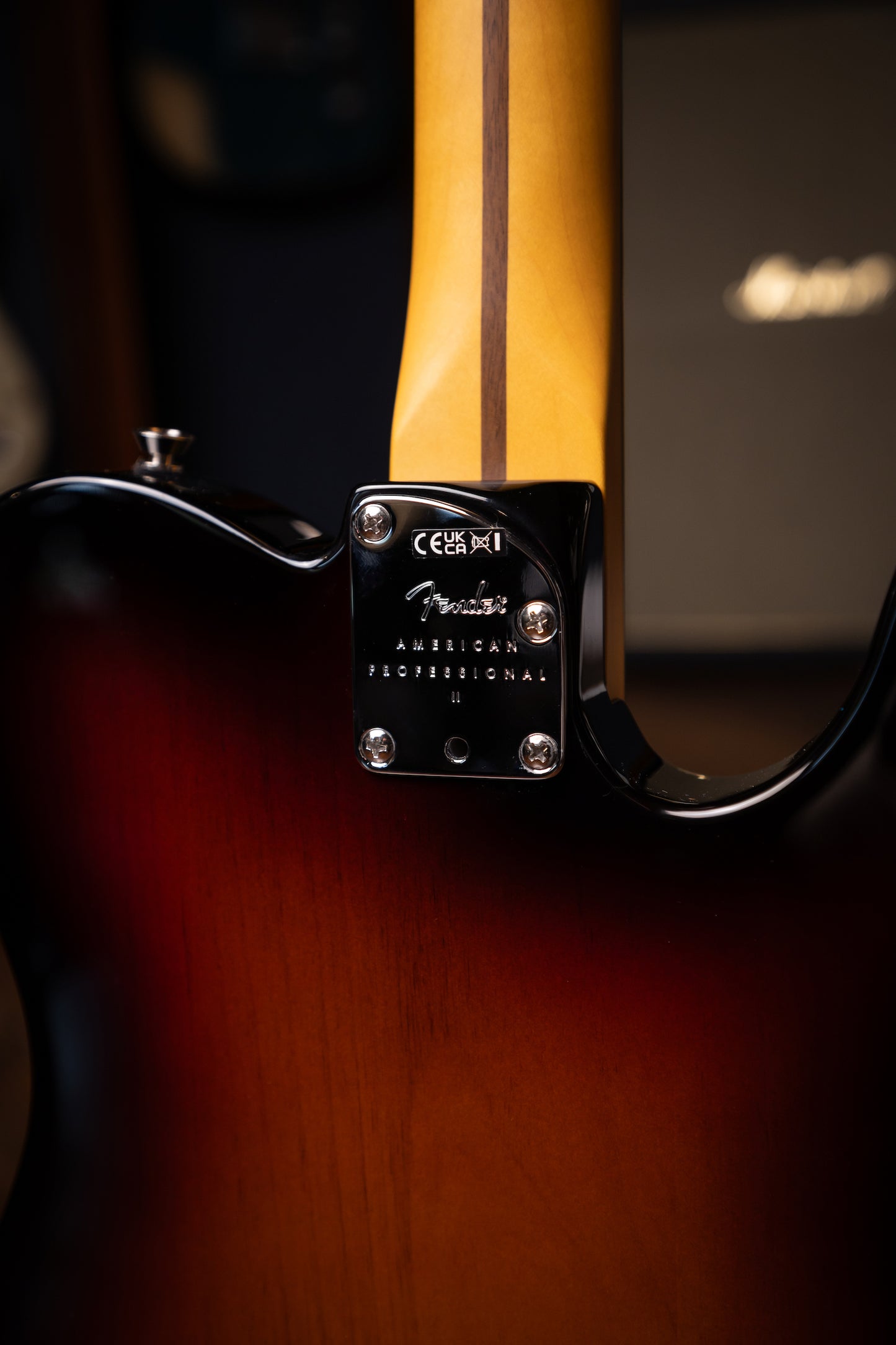 Fender American Professional II Telecaster Left-Hand 3 - Color Sunburst