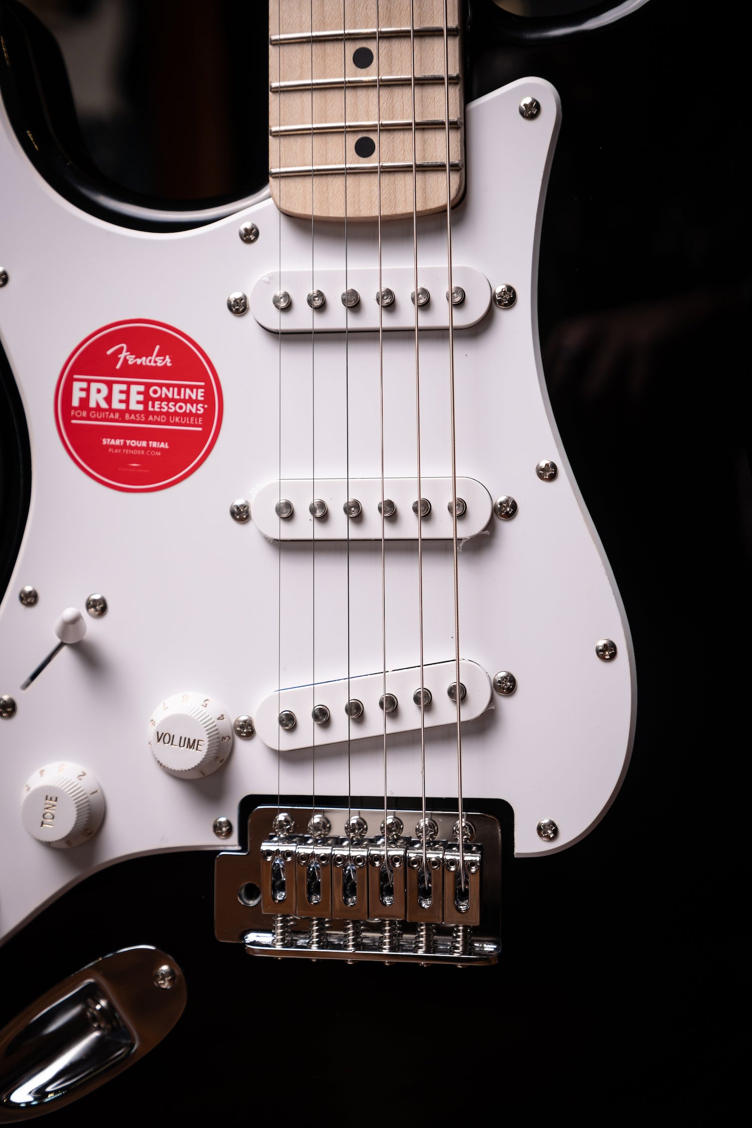 Fender Squier Sonic Stratocaster Left-Handed White Pickguard - Black