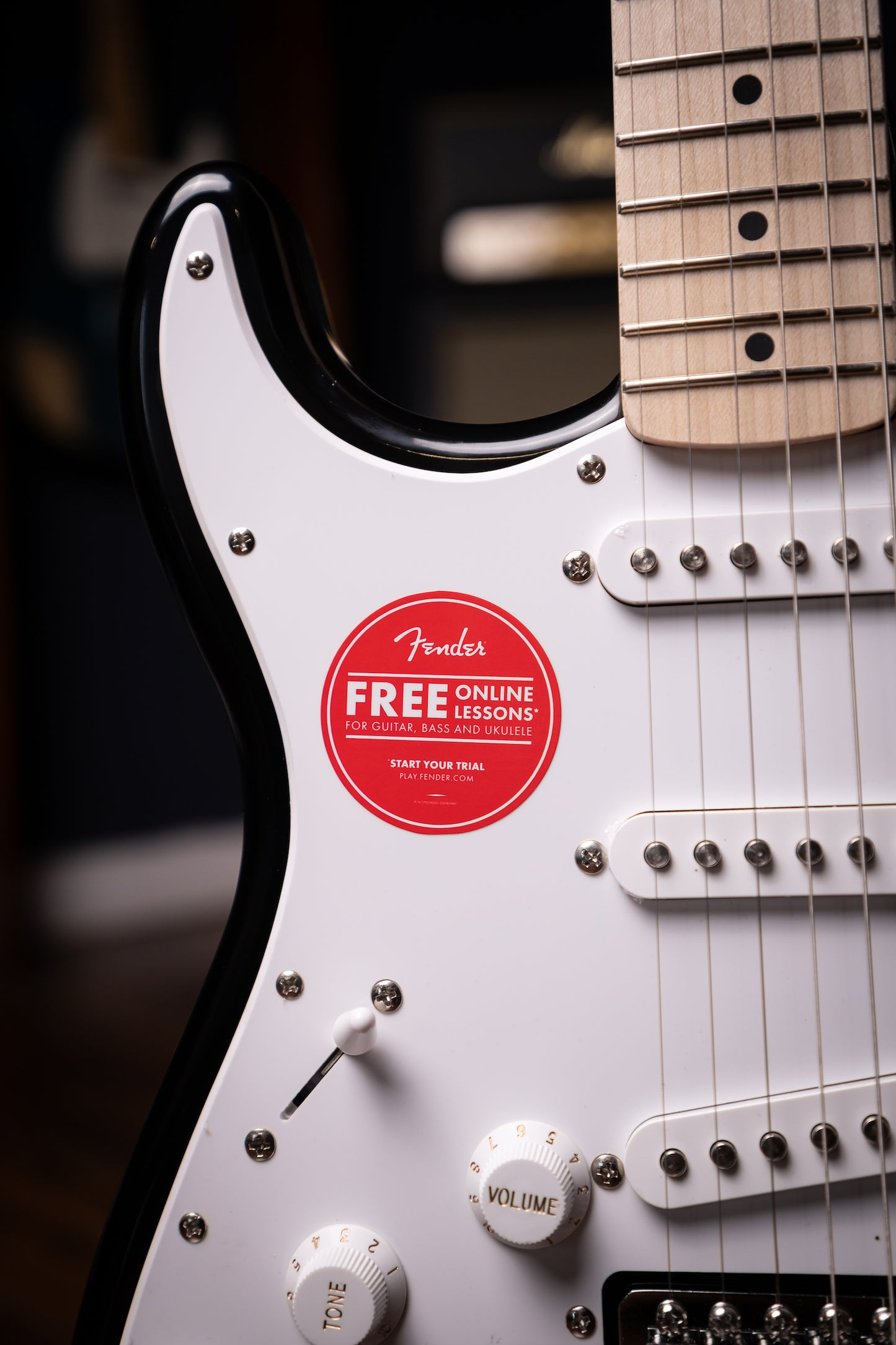 Fender Squier Sonic Stratocaster Left-Handed White Pickguard - Black