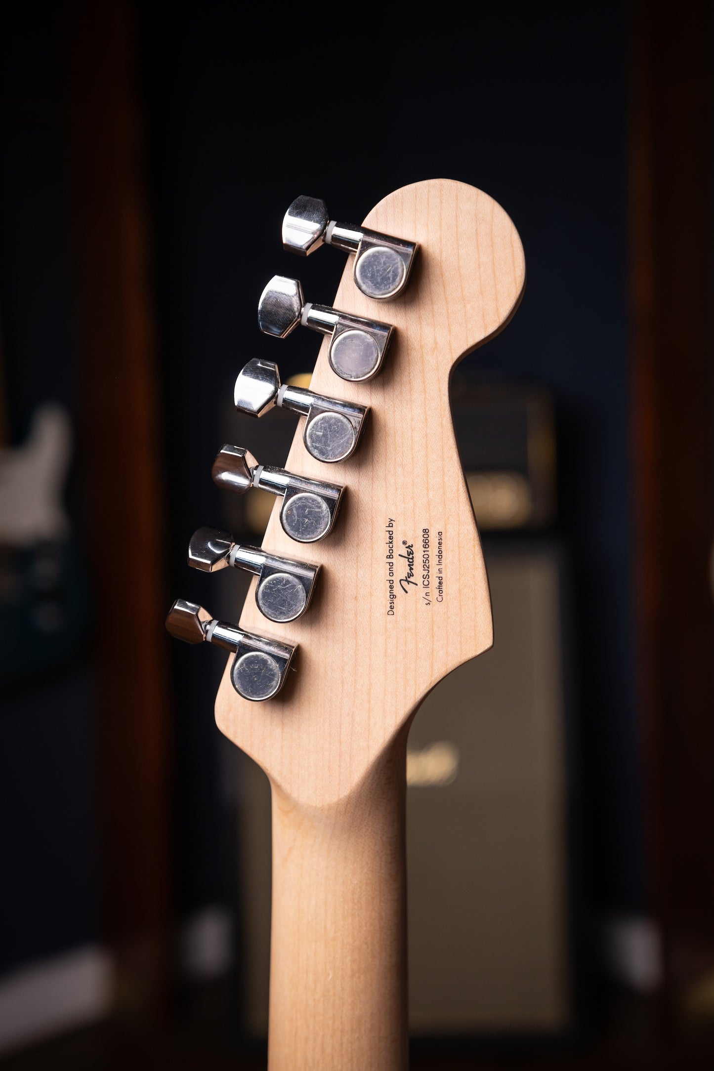 Fender Squier Sonic Stratocaster Left-Handed White Pickguard - Black