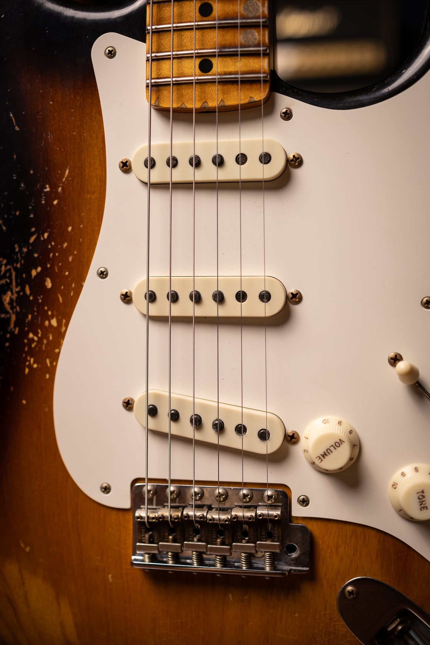 Fender 1957 Stratocaster Heavy Relic Electric Guitar - Aged 2-Color Sunburst