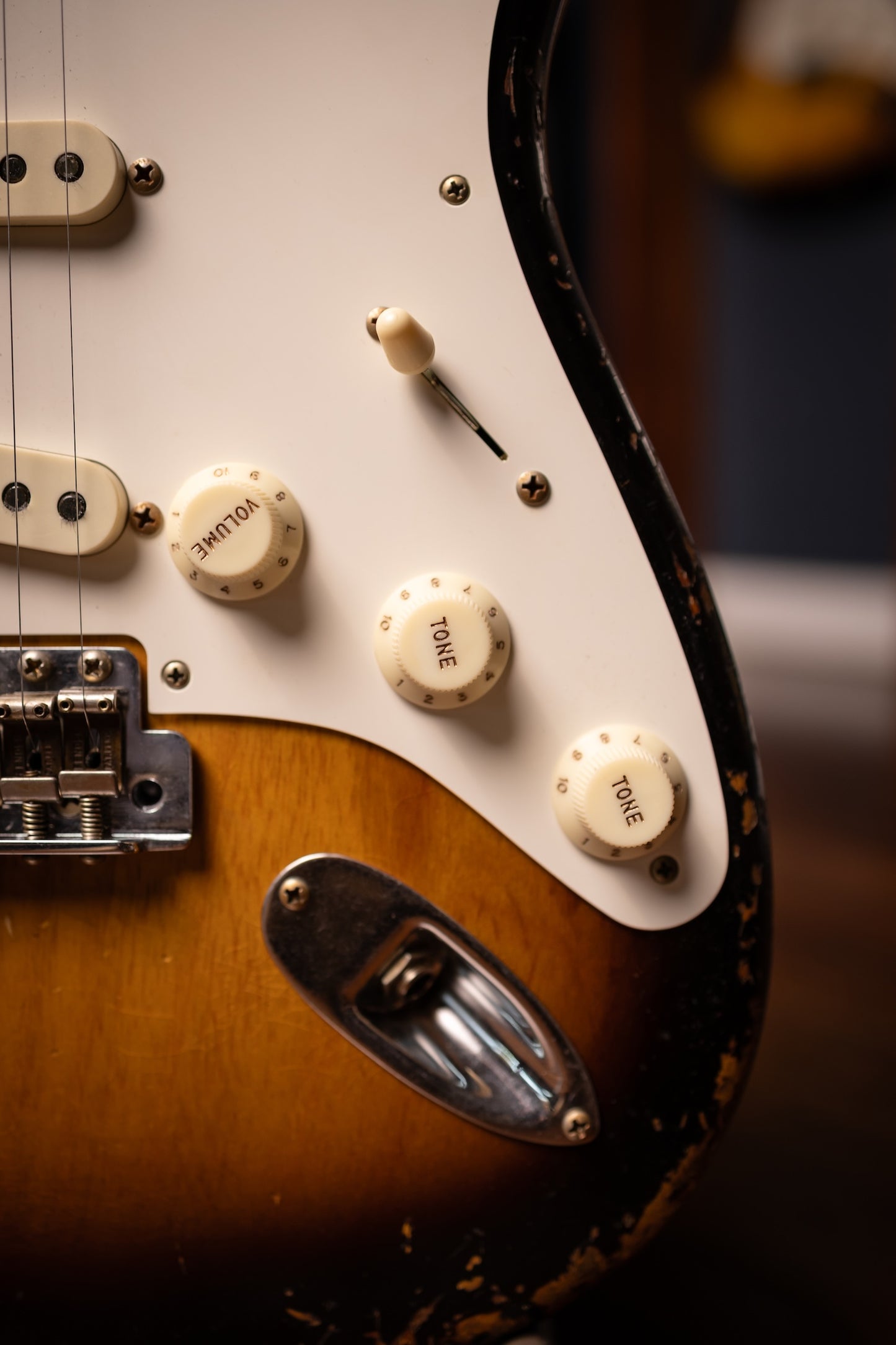 Fender 1957 Stratocaster Heavy Relic Electric Guitar - Aged 2-Color Sunburst