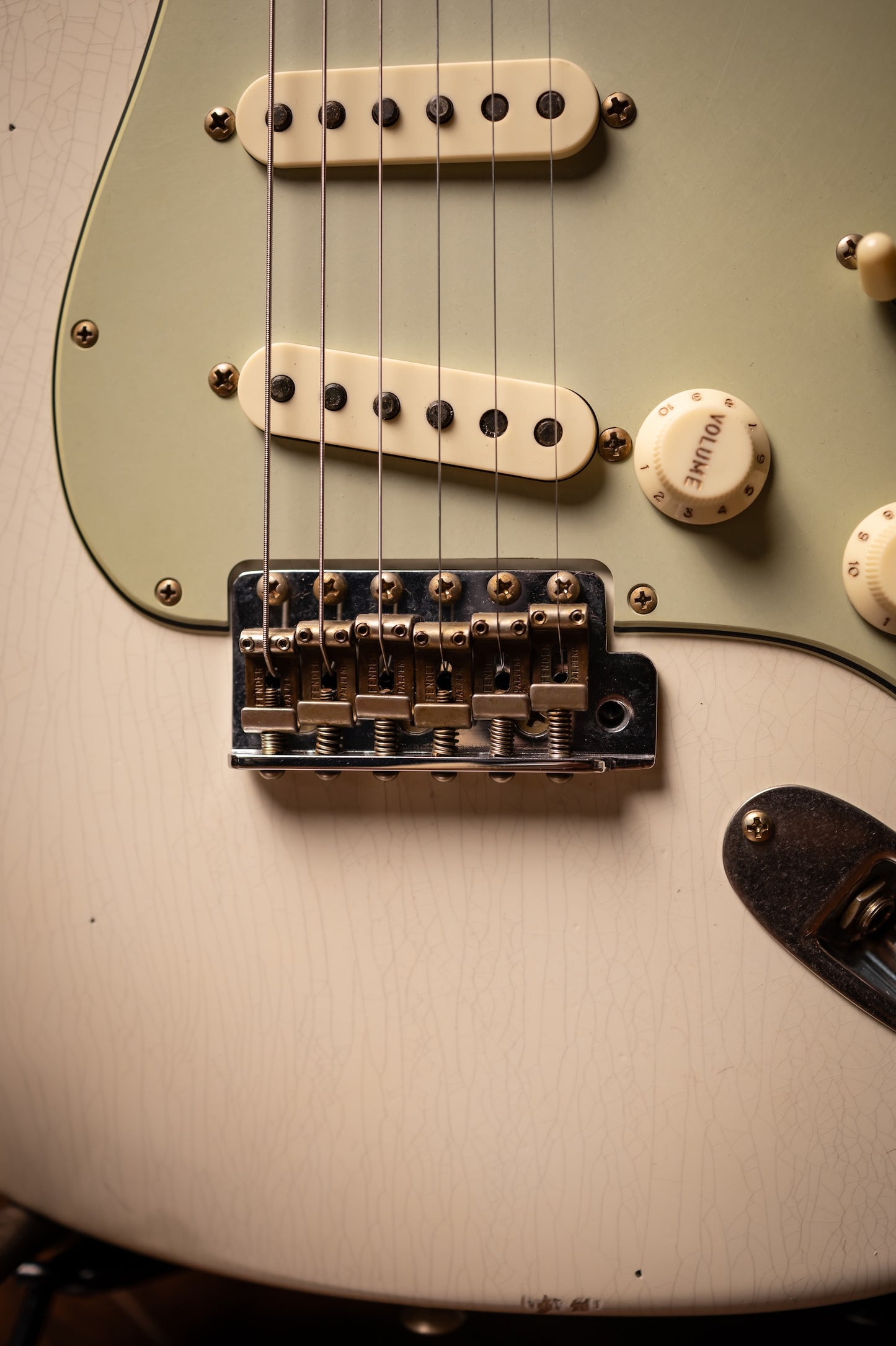 Fender 1962 Stratocaster® Relic® Electric Guitar - Aged Olympic White