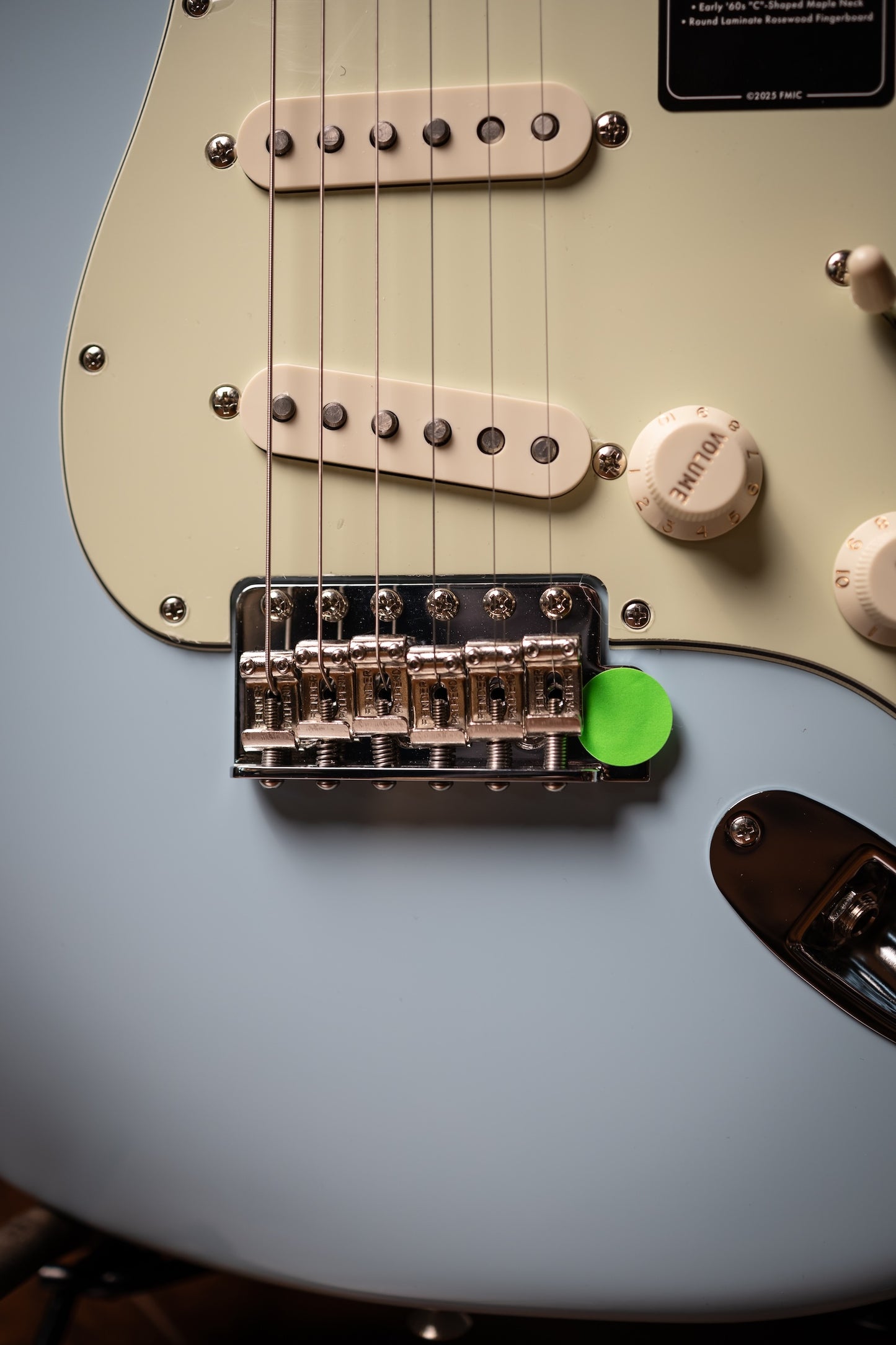 Fender Vintera III Early '60s Stratocaster - Sonic Blue