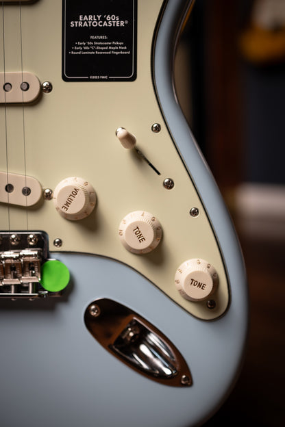 Fender Vintera III Early '60s Stratocaster - Sonic Blue