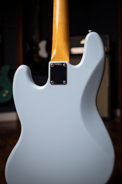 Fender Vintera® III Early '60s Jazz Bass®, Rosewood Fingerboard Electric Bass - Sonic Blue