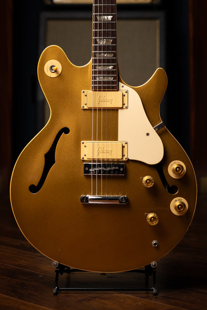 1974 Gibson Les Paul Signature Electric Guitar - Gold Top