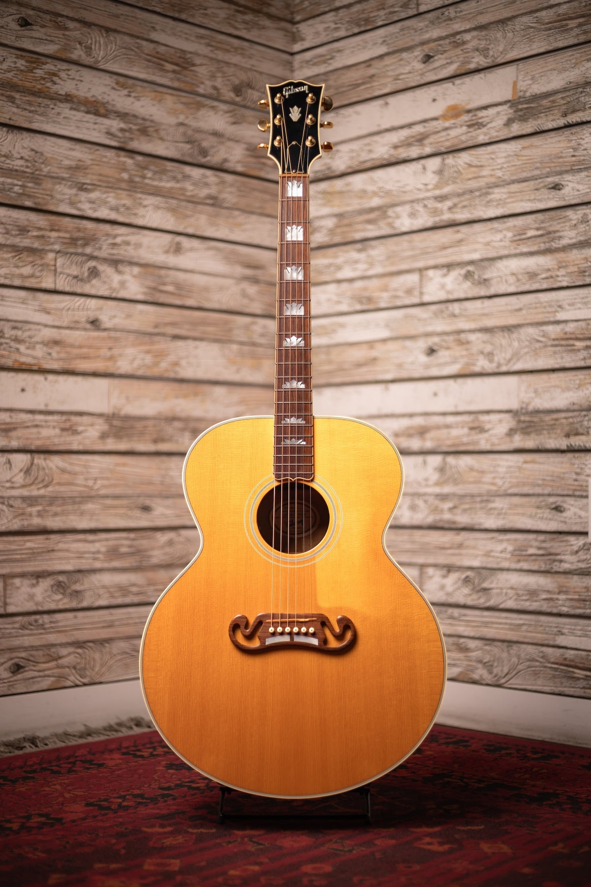 2008 Gibson SJ 200 Acoustic Guitar - Natural