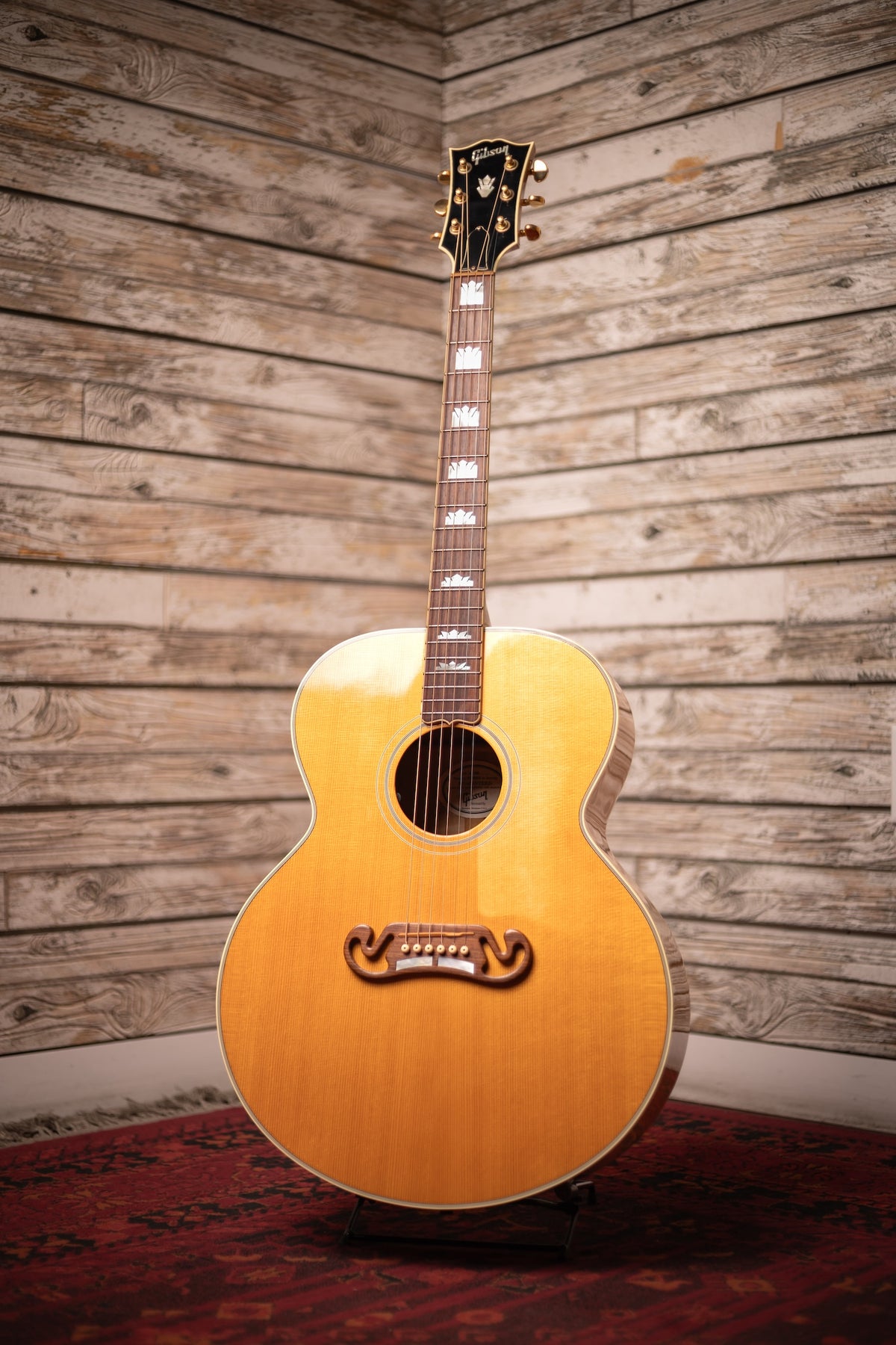 2008 Gibson SJ 200 Acoustic Guitar - Natural