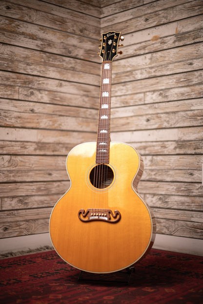 2008 Gibson SJ 200 Acoustic Guitar - Natural